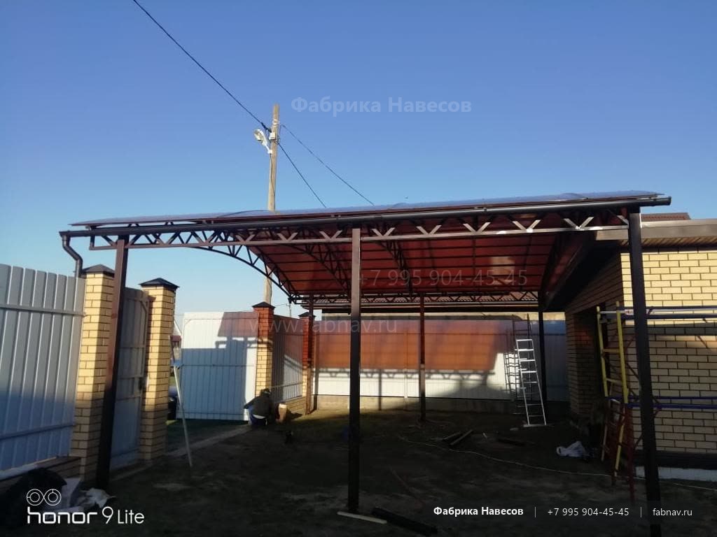 Наш объект: Навес из поликарбоната 8 × 7 м, терракот